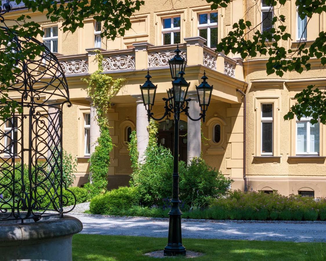 Palac Gruszow Świdnica Buitenkant foto